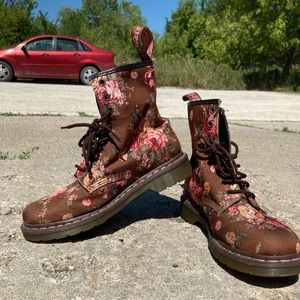 Doc Marten 1460 Victorian Floral Brown Boots